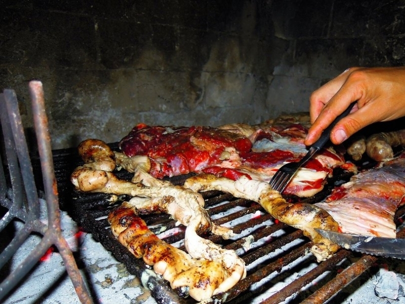 attend an asado