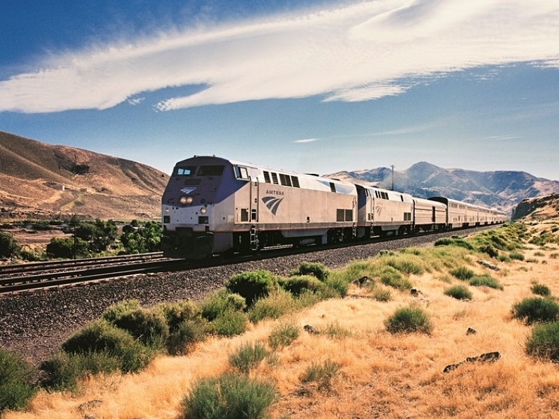 10 OF THE WORLD'S MOST AMAZING TRAIN JOURNEYS