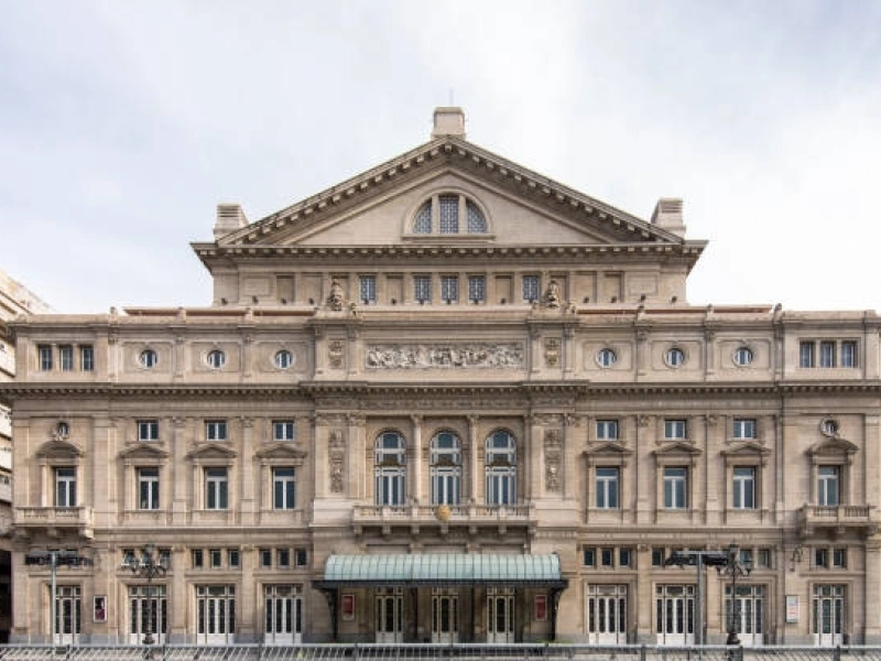 Teatro Colón exterior.