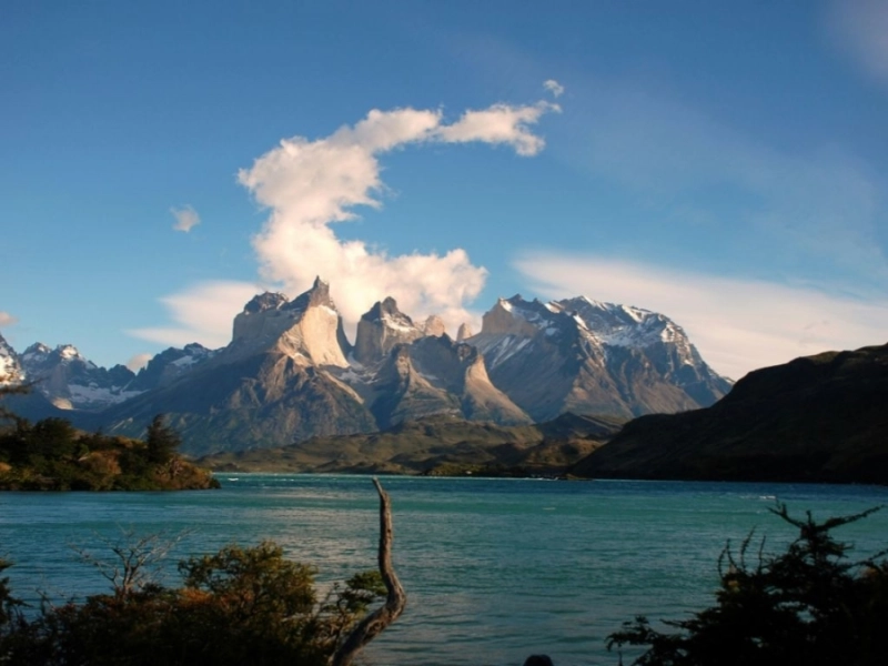 The Patagonian Lake Route: A Road Trip Through the Most Spectacular Landscapes of Southern Argentina